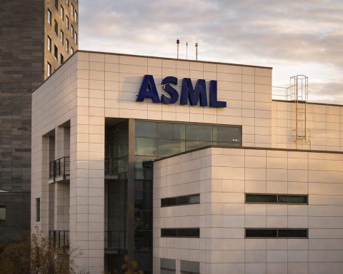 ASML stock price: Morgan Stanley’s new €1,400 target lands ahead of a big earnings test