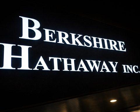 Berkshire Hathaway stock price holds near $493 into holiday weekend — what to watch next