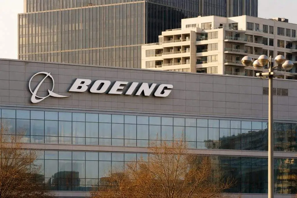 Boeing stock slips as FAA puts MAX 7/10 pressure back on the company; export-deal tally jumps