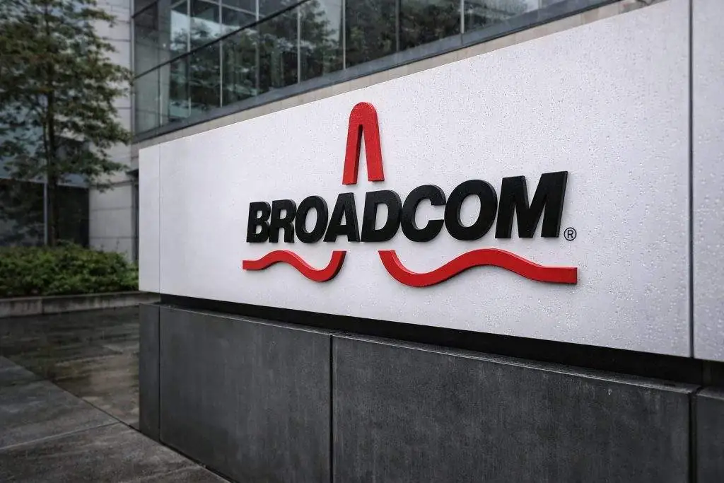 Broadcom stock climbs nearly 2% as new short-dated options kick in and Fed week looms