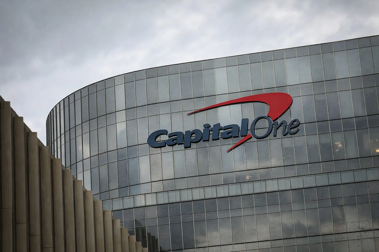 Capital One (COF) stock steadies after Trump’s 10% card-rate cap threat as $425 million settlement hits