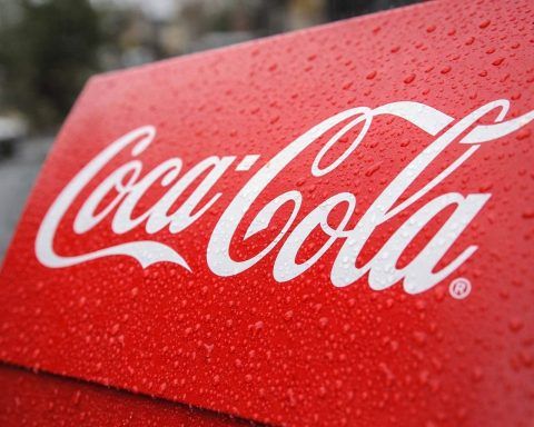 Coca-Cola stock dips today as Coke taps first chief digital officer ahead of earnings