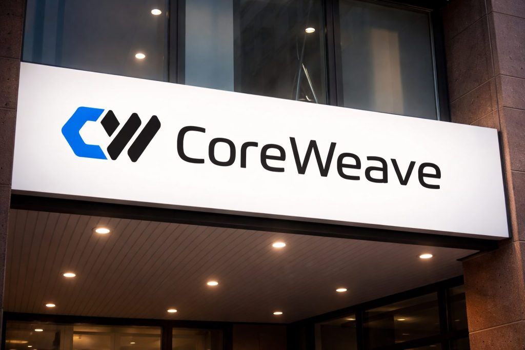 CoreWeave stock rises as Wells Fargo trims target and insiders signal sales
