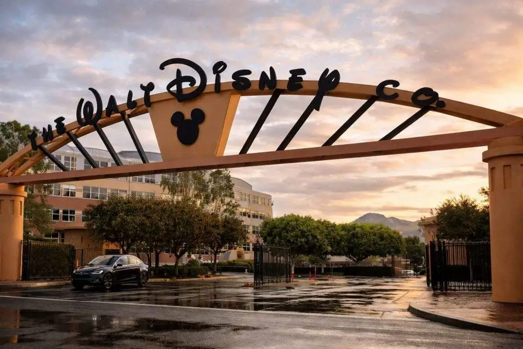Disney stock price stalls near $113 as proxy filing puts CEO pick in “early 2026” focus