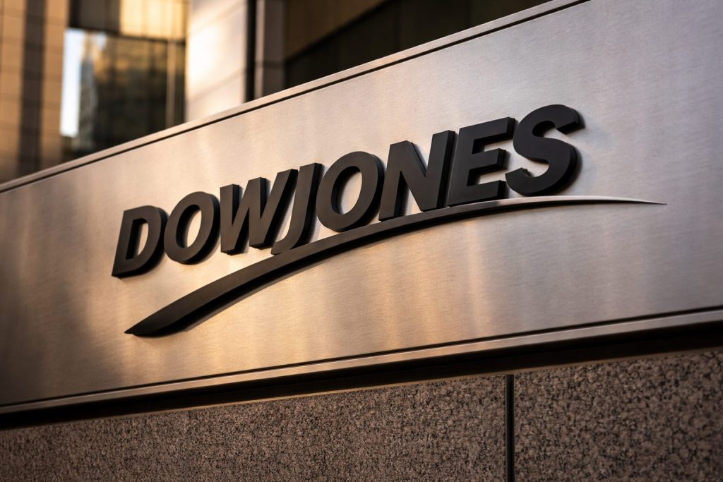 Dow Jones drops 450 points as UnitedHealth sinks on Medicare rates; confidence slumps