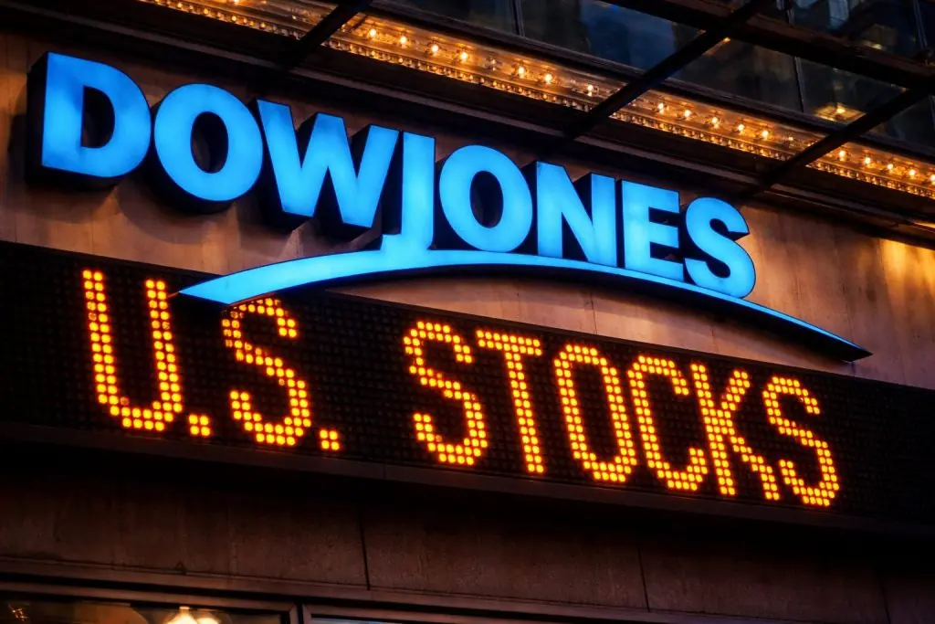 Dow Jones today: Boeing, Caterpillar power blue-chip rise as jobs report looms