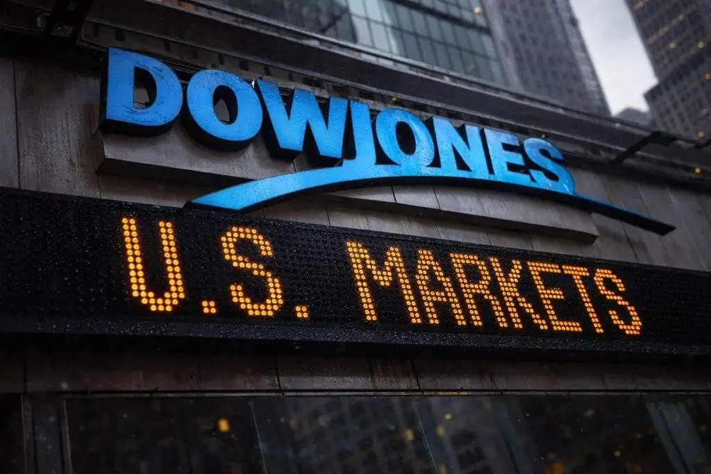 Dow Jones today: Index slides as Goldman, AmEx drag; Intel slump sets up Fed week