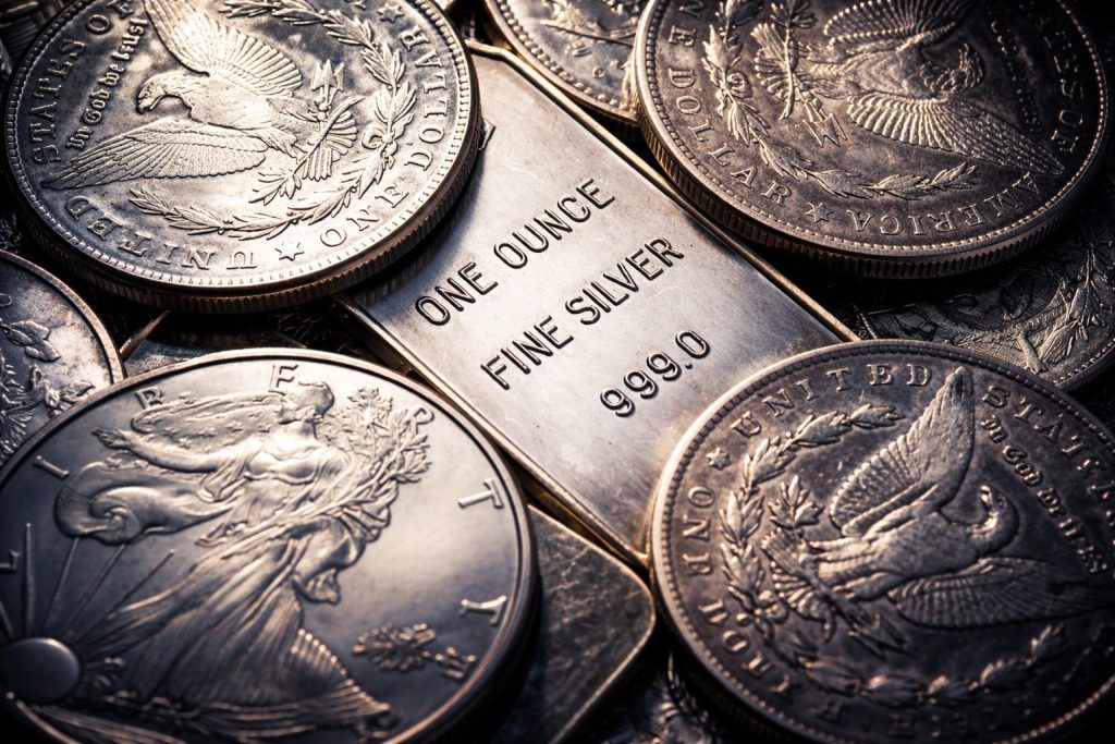 Endeavour Silver stock slips as silver price drops despite record 2025 output