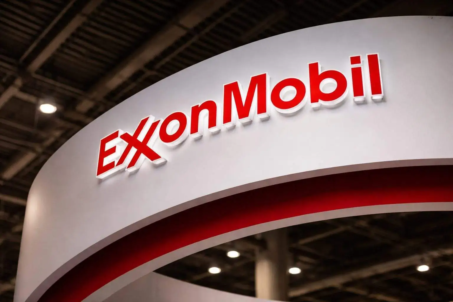 Exxon Mobil stock price climbs as Gulf Coast freeze tightens oil; BYD tie-up, CCS launch add focus