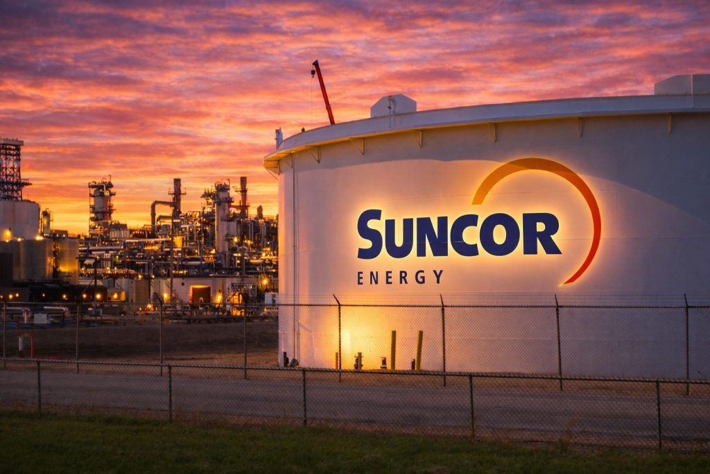 Fresh SEC filings show two big investors boosted Suncor Energy stock — and why it matters now