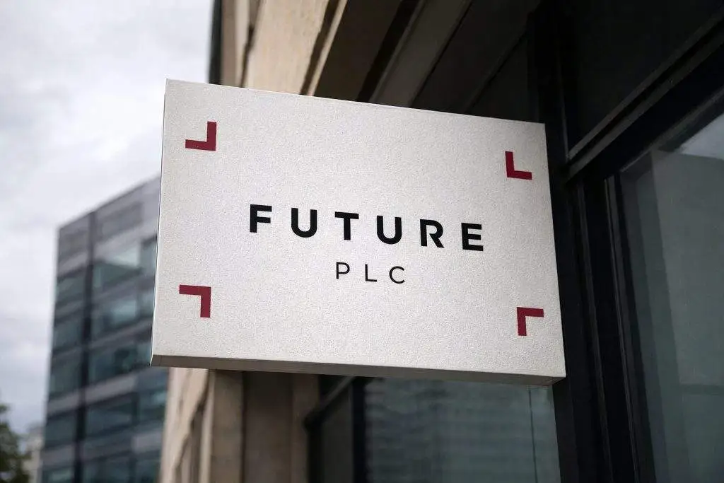 Future plc share price hits a new 52-week low as Fidelity stake filing and buyback update land