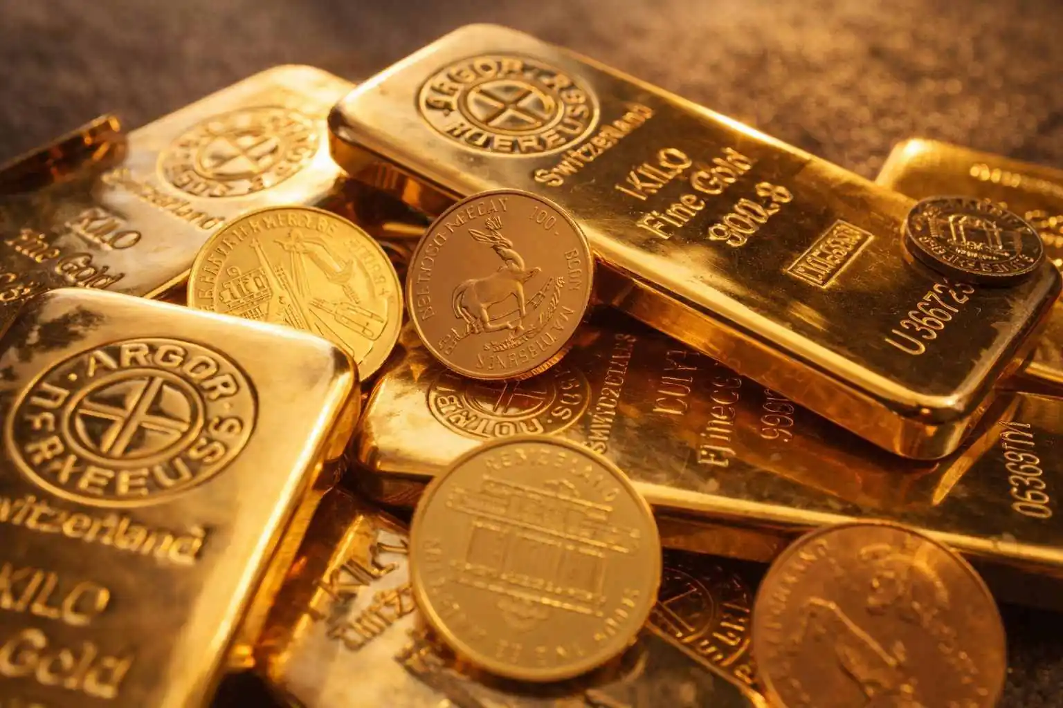 Gold flirts with $5,400 as Fed, Trump headlines keep safe-haven bid alive