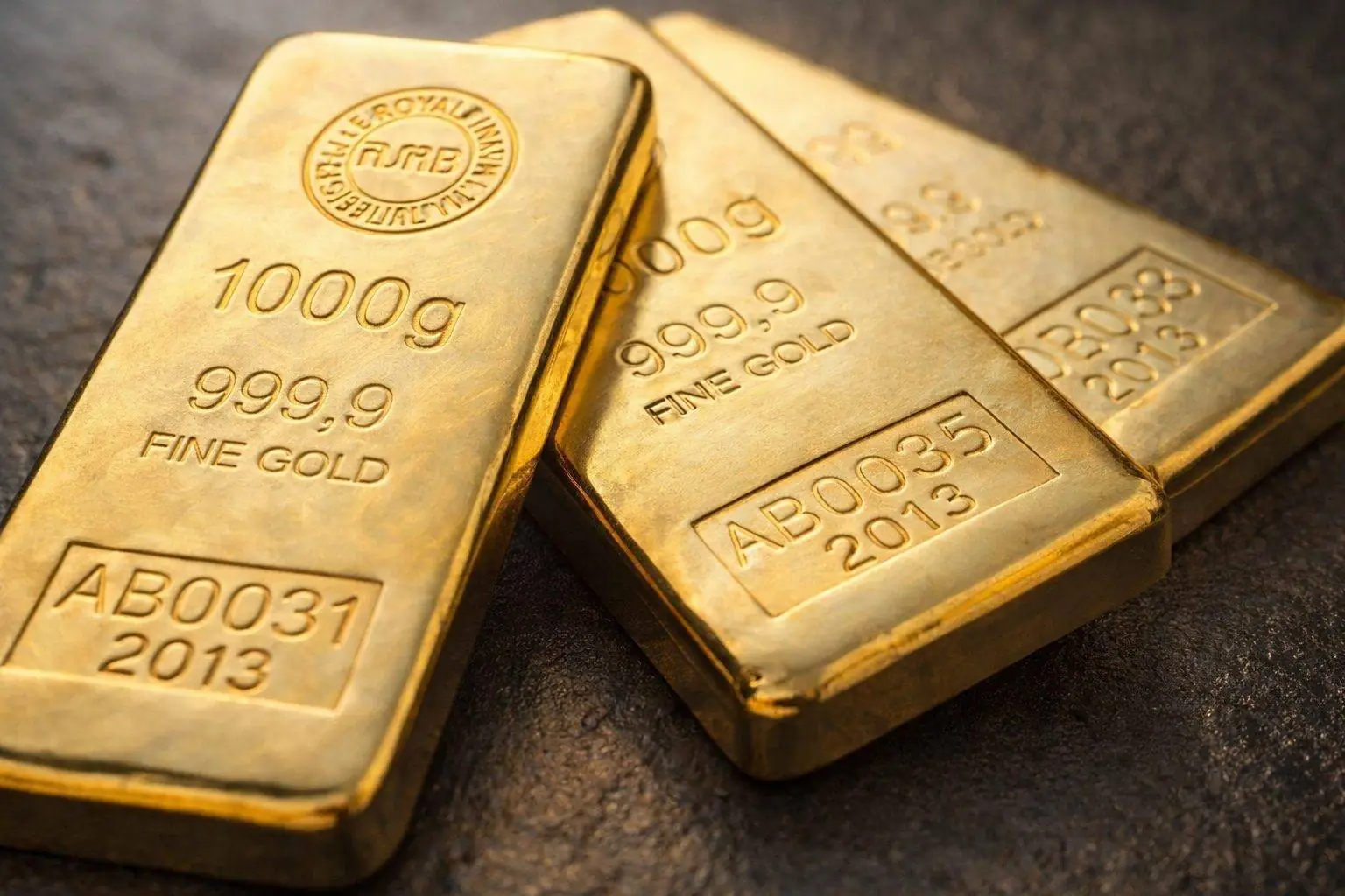 Gold price whipsaws after $5,595 record as traders cash out; Fed chair pick looms