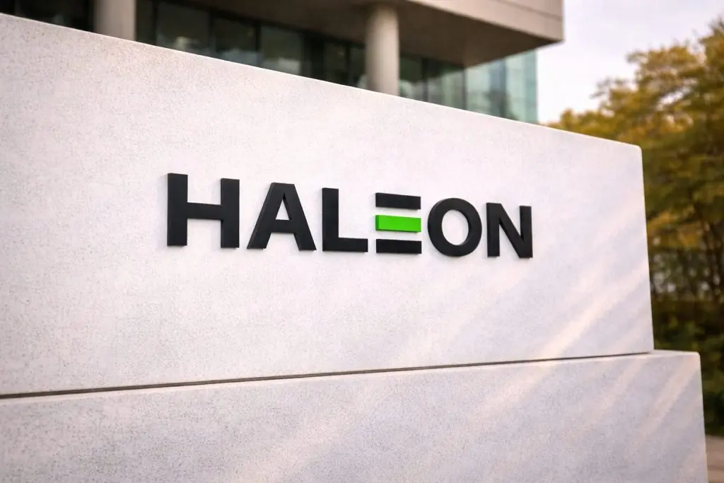 Haleon stock today: shares slip as JD Health China deal lands and Deutsche Bank turns bearish