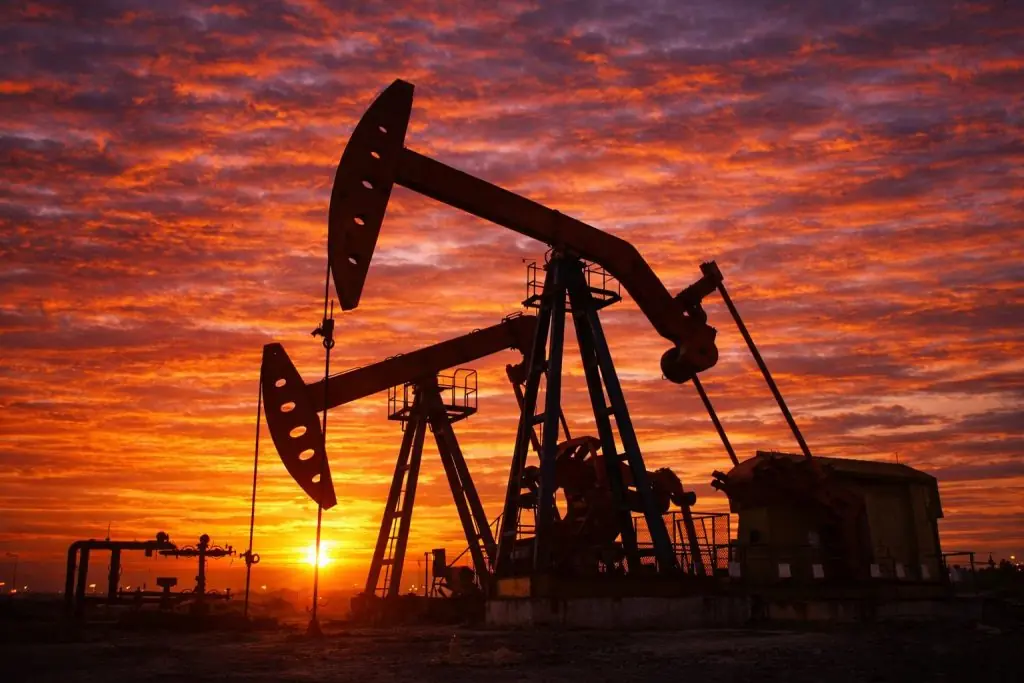 Heating oil price jumps as Iran risk premium lifts NYMEX ULSD; distillate stocks in focus