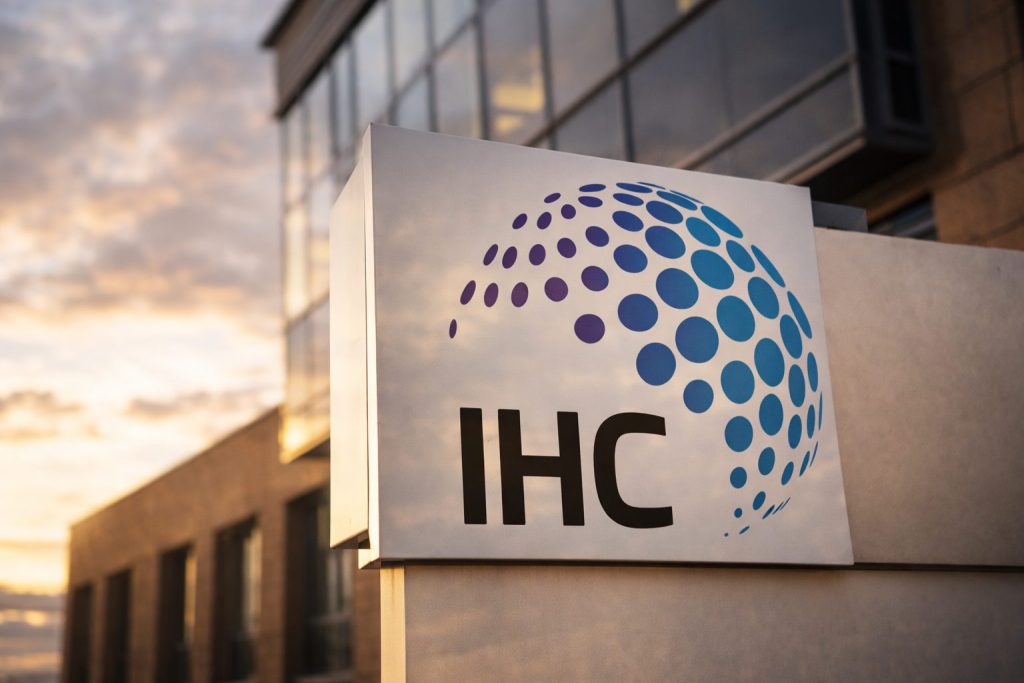 IHC stock price steadies near 400 dirhams after phishing warning — what investors watch before ADX opens