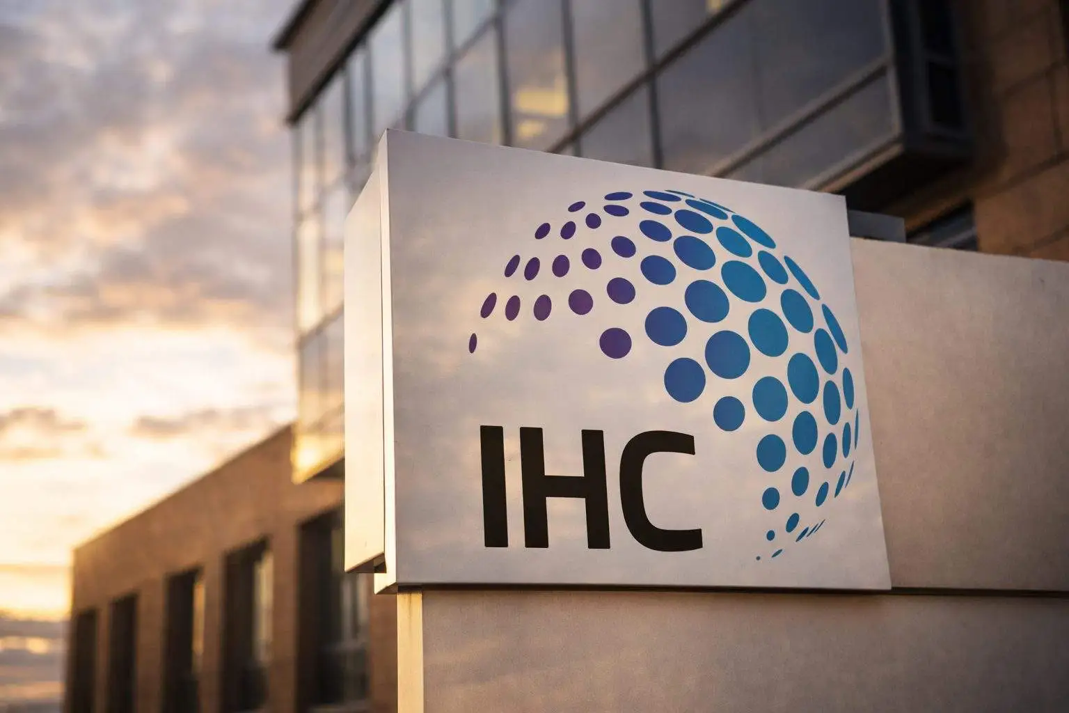 IHC stock price steadies near 400 dirhams after phishing warning — what investors watch before ADX opens