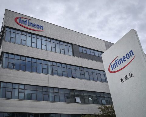 Infineon stock slides 3% as Trump’s Greenland tariff threat rattles auto suppliers