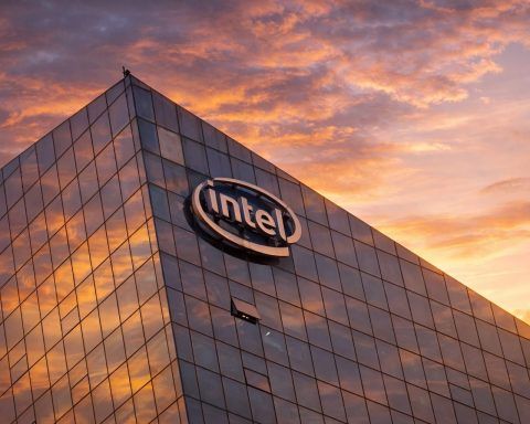 Intel stock jumps 6% as Trump praises CEO meeting, earnings loom