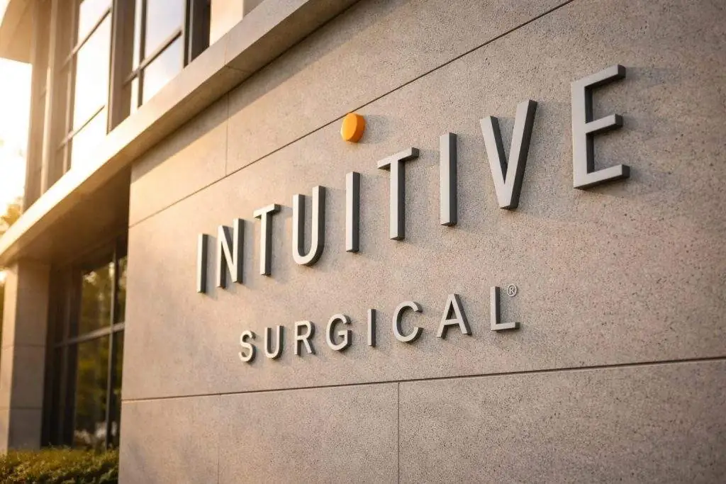 Intuitive Surgical stock in focus after FDA clears da Vinci 5 for heart procedures