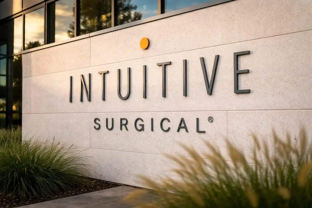 Intuitive Surgical stock slips into weekend after earnings beat, with tariffs and 2026 outlook in focus