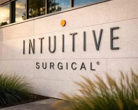 Intuitive Surgical stock slips into weekend after earnings beat, with tariffs and 2026 outlook in focus