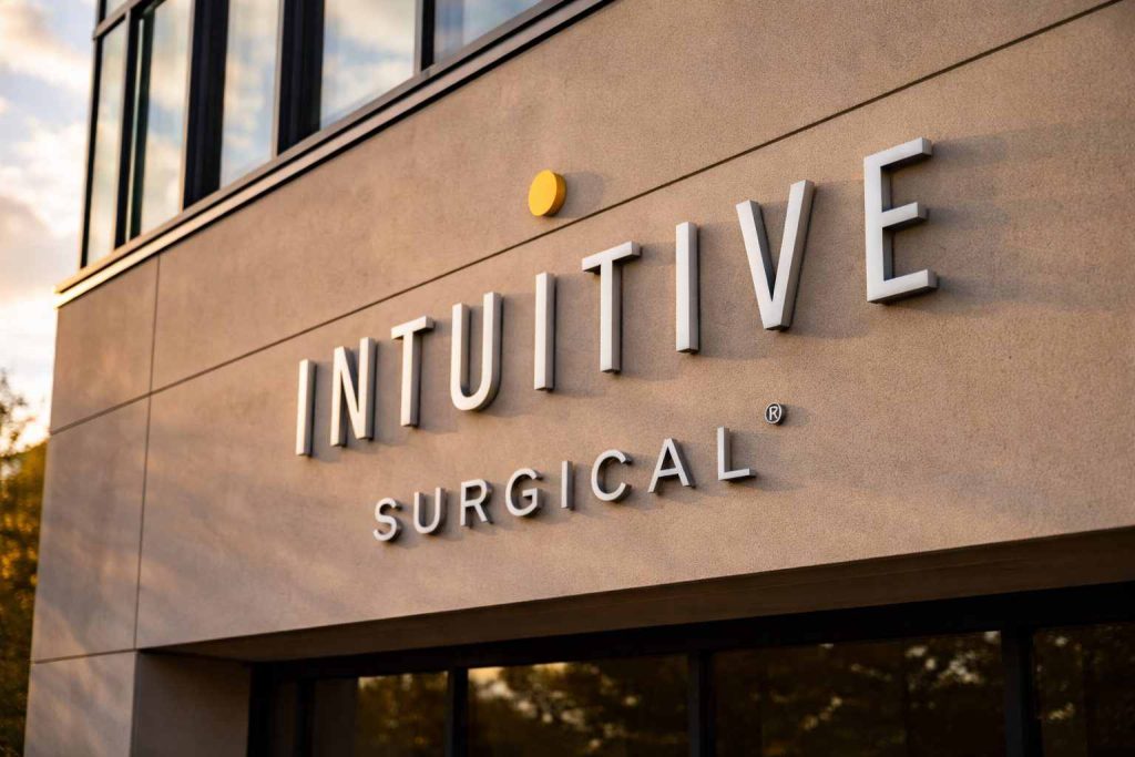 ISRG stock edges up after Intuitive Surgical wins FDA clearance for da Vinci 5 heart procedures