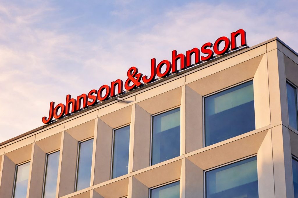 Johnson & Johnson stock price slips ahead of Jan. 21 earnings in holiday-shortened week