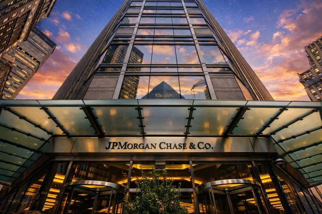 JPMorgan Chase stock today: JPM ends 2025 at $322 as Javice legal-fee fight resurfaces ahead of earnings