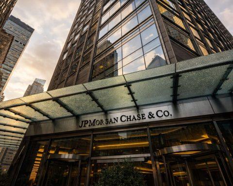 JPMorgan lawsuit threat and credit-card cap: what to watch in U.S. financial stocks next week