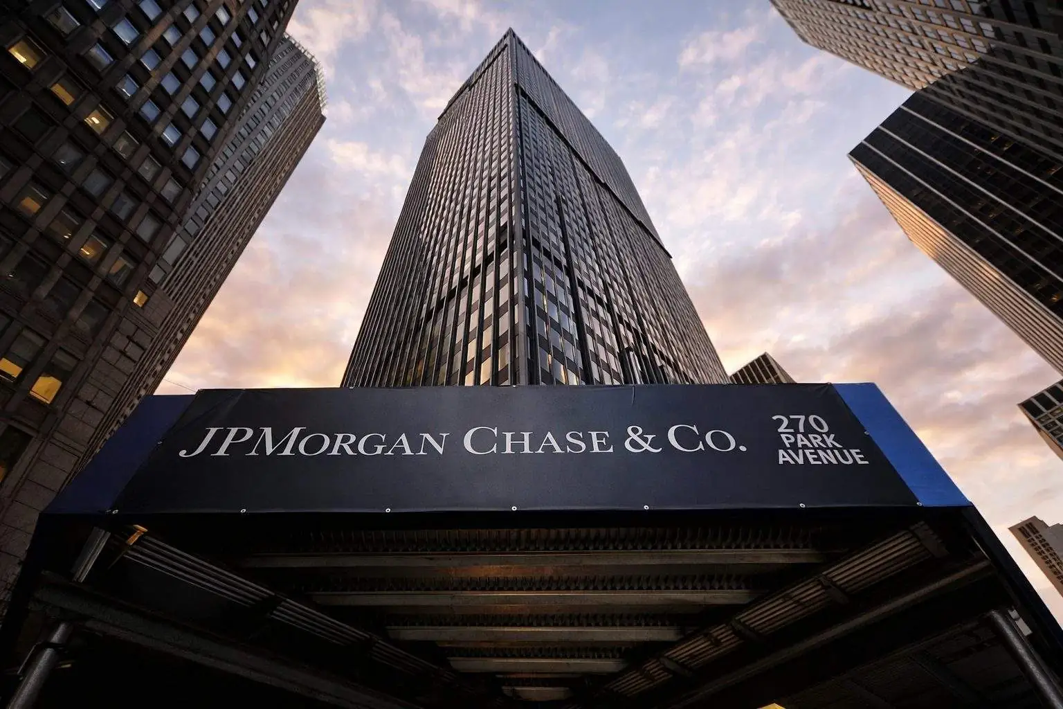 JPMorgan stock price slips as Trump’s 10% credit card cap deadline puts bank shares under pressure