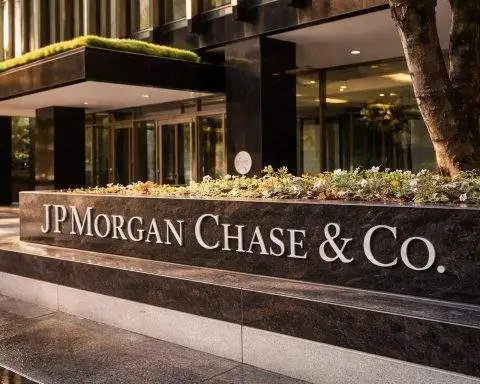 JPMorgan stock price slips below $300 as Fed decision and Trump lawsuit keep banks in focus