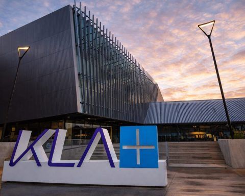 KLA (KLAC) stock climbs after TD Cowen upgrade and $1,800 target