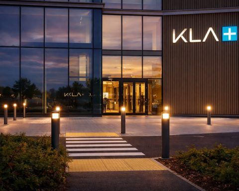 KLA stock surges nearly 5% to start 2026 as chip-gear rally puts KLAC near a new high