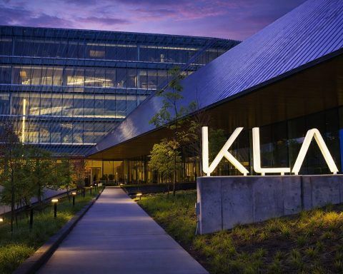 KLA stock today: KLAC ends 2025 with a slide as chip-tool names cool; earnings next in focus