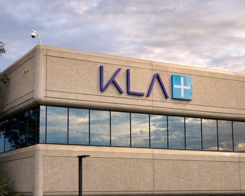 KLA stock tumbles into earnings week as Deutsche Bank lifts KLAC target