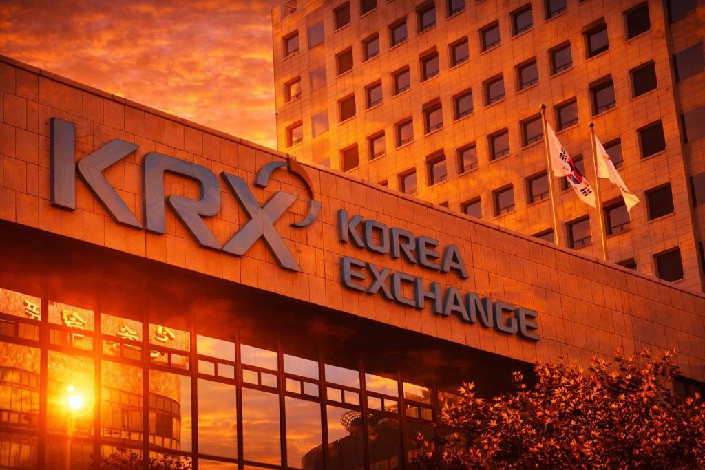 Korea Exchange stocks set new record as Kospi tops 4,300 on Samsung, SK hynix surge