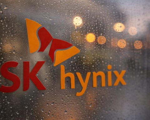 KOSPI Breaks 5,000 as Samsung, SK Hynix Jump and Trump’s Greenland Retreat Eases Jitters