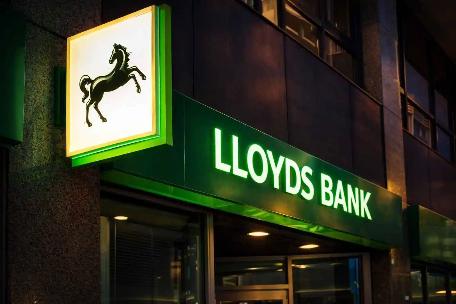 Lloyds Share Price Today: LLOY Rises Before Q1 Results as Motor Finance Risk Lingers