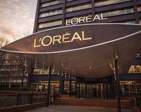 L’Oréal stock price dips into weekend: what to watch after Friday’s close in Paris