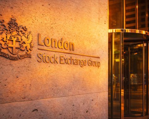 LSEG stock dips as FTSE 100 breaks 10,000 — buyback filing and key catalysts ahead