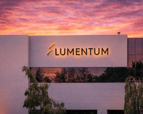 Lumentum stock drops 8% in sharp reversal as optics peers slide; Feb. 5 earnings loom