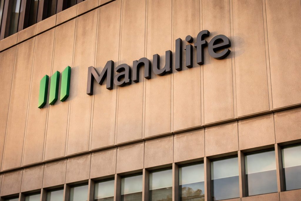 Manulife sets earnings date — and analysts are rethinking MFC’s value