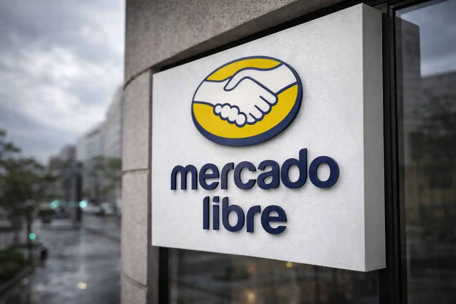 MercadoLibre stock ticks up after-hours as fresh SEC filing shows $238 mln fund stake — what to watch next (MELI)
