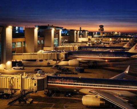 Miami airport flight cancellations climb after U.S. strikes in Venezuela trigger Caribbean airspace curbs