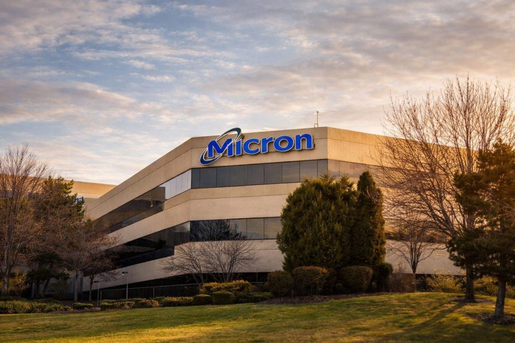 Micron stock hovers near $400 as memory prices climb; insider sale notice and Apple earnings in focus