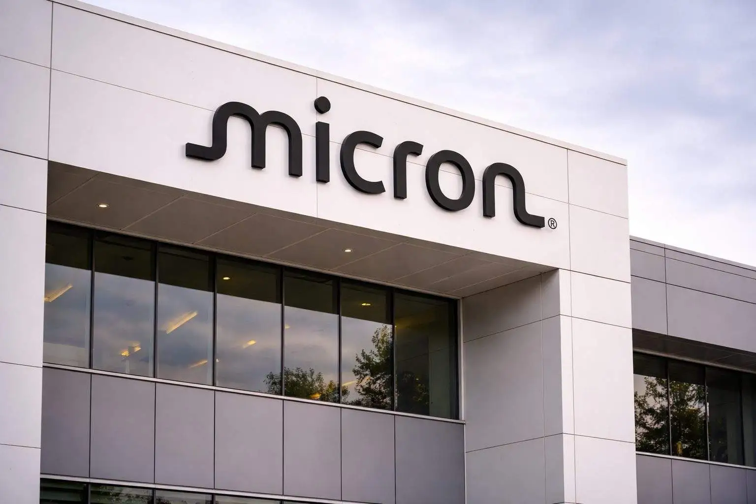 Micron stock jumps on $100B New York megafab groundbreaking and $7.8M insider buy — what MU traders watch next