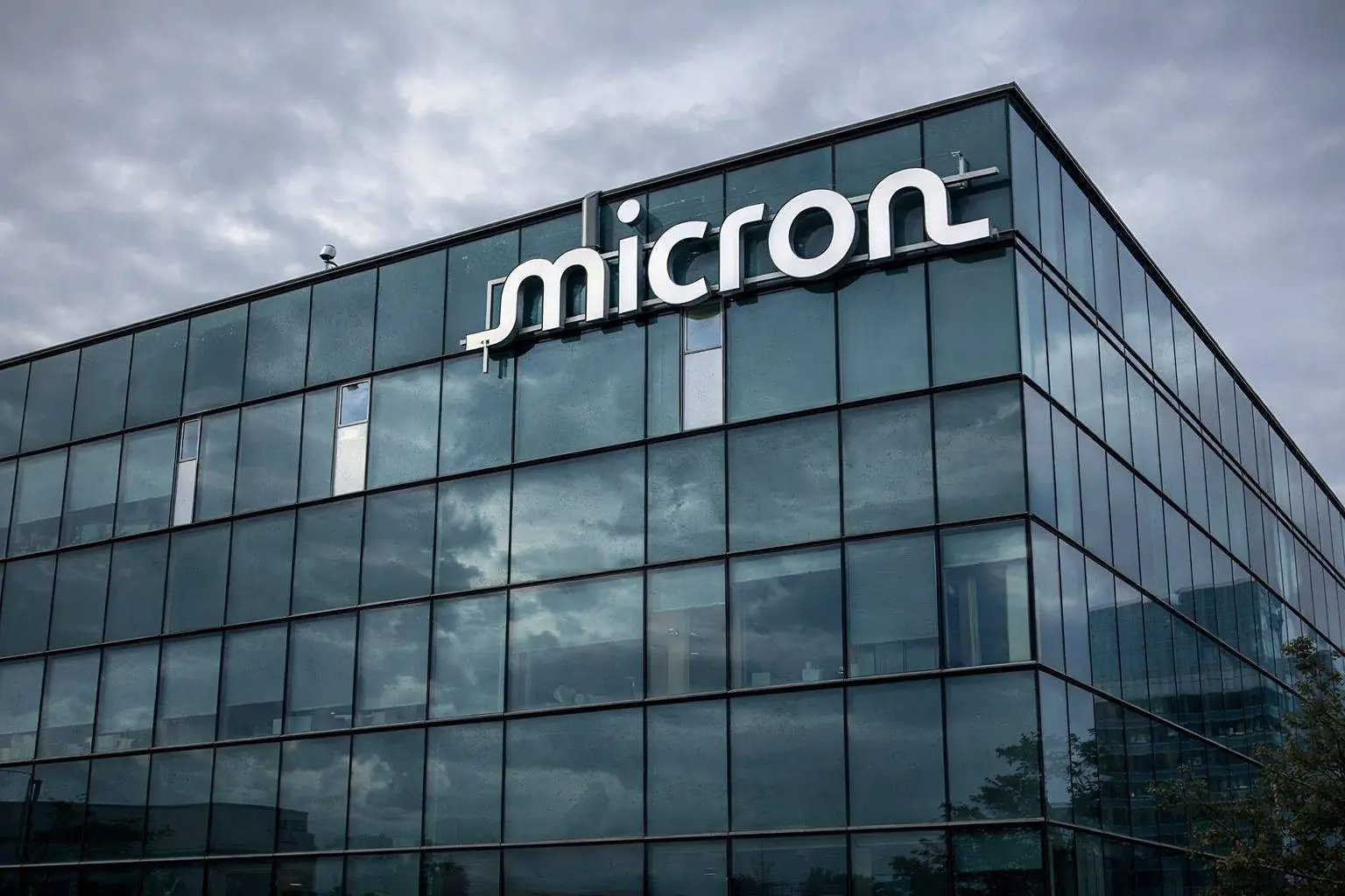 Micron stock price today: MU rises as Samsung and Apple highlight memory-chip squeeze