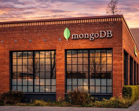 MongoDB stock drops nearly 5% to start 2026 as software sector lags; $400 level in focus