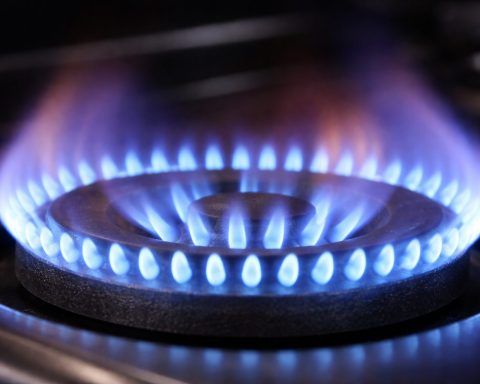 Natural gas price snaps back above $3 as Henry Hub traders weigh storage glut and late-January cold